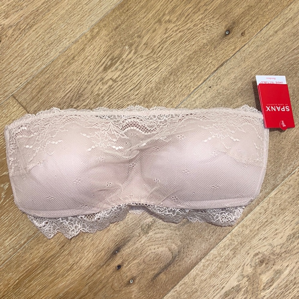 NWT Spanx “Undie-Tectable Lace Bandeau bra - Small